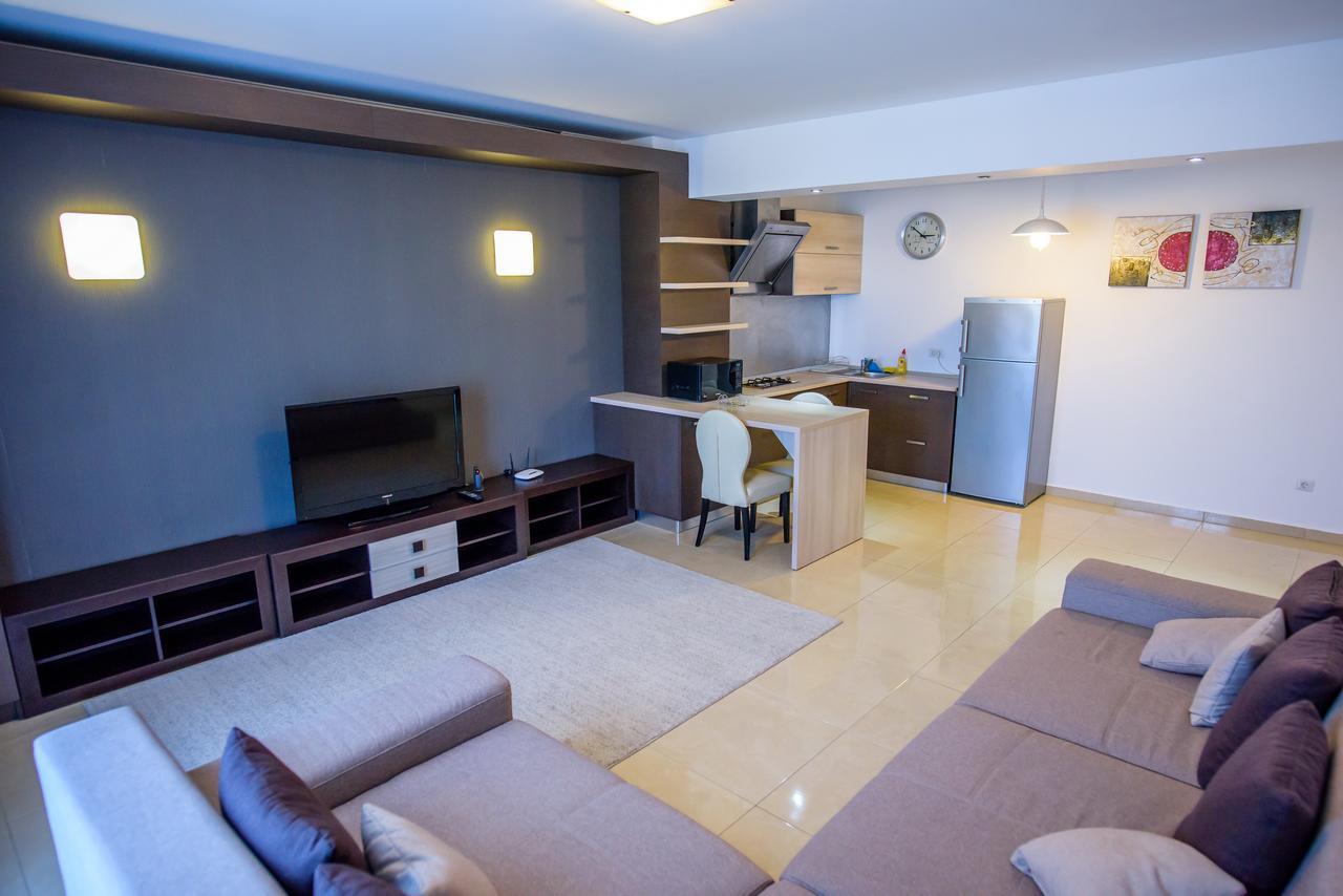 C&Y Zev Apartments Мамая Экстерьер фото