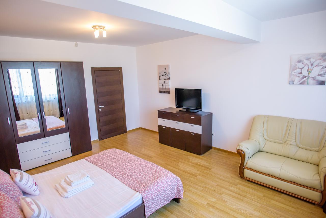C&Y Zev Apartments Мамая Экстерьер фото