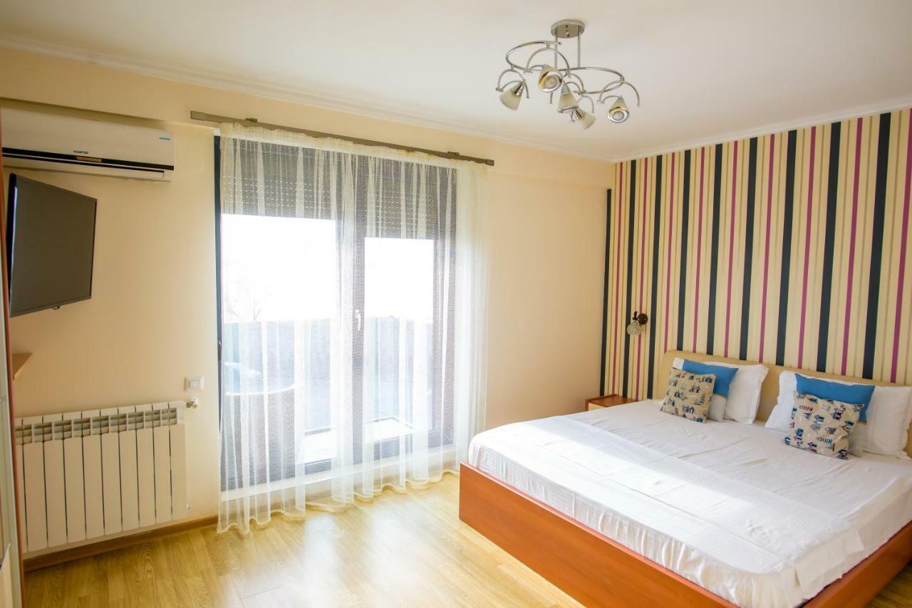 C&Y Zev Apartments Мамая Экстерьер фото