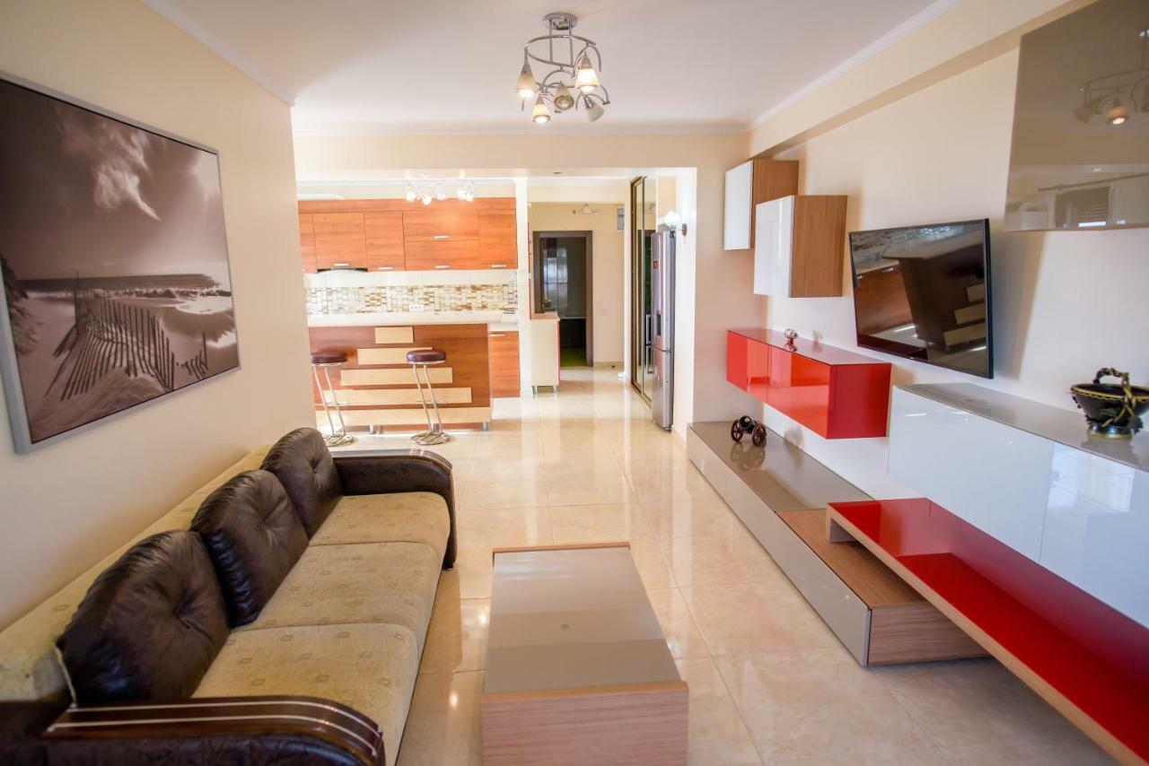C&Y Zev Apartments Мамая Экстерьер фото