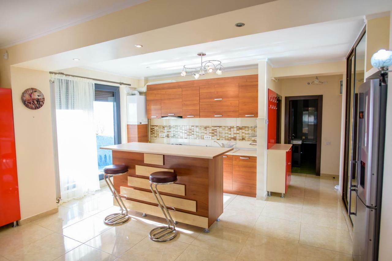C&Y Zev Apartments Мамая Экстерьер фото